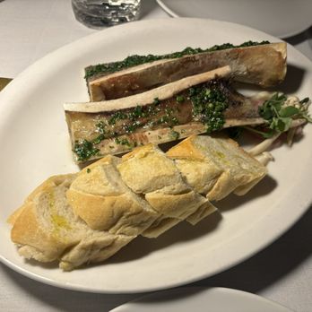 Alouette Bistro - Bone marrow - French Near Me - Vancouver, British Columbia