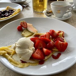 Eiscafé Bellini - Erdbeer crepe