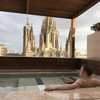 Hotel Colón - Relaxing in the rooftop outdoor "pool" - Hotels Near Me - Barcelona, B Hotel Colón - Relaxing in the rooftop outdoor "pool" - Hotels Near Me - Barcelona, B
