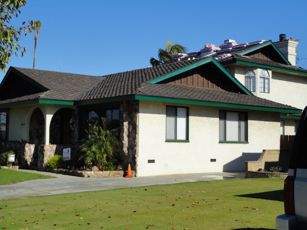 Slide of Everett Roofing