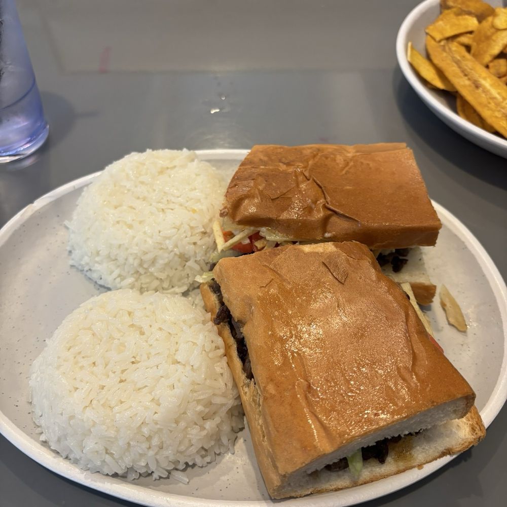 Pan Con Bistec