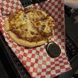 Kids cheese pizza