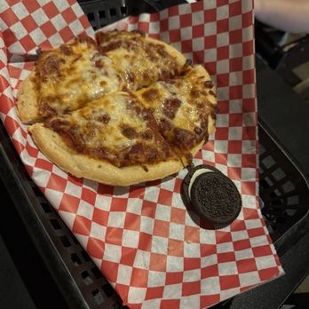 Pizza Shoppe - Kids cheese pizza - Pizza Near Me - Blue Springs, Missouri