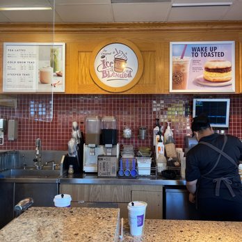 The Coffee Bean & Tea Leaf - a woman working at the counter - Coffee & Tea Near Me - Los Angeles, California