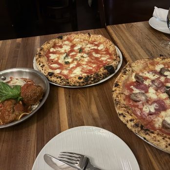 Quattro - Pizza Near Me - Boston, Massachusetts