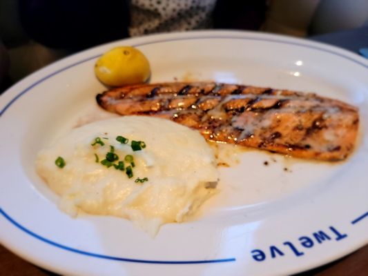 Twelve Kitchen + Cocktails by null