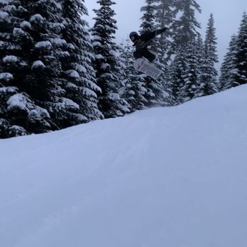 Summit At Snoqualmie - My friend shredding - Ski Resorts Near Me - Snoqualmie Pass, Washington Summit At Snoqualmie - My friend shredding - Ski Resorts Near Me - Snoqualmie Pass, Washington
