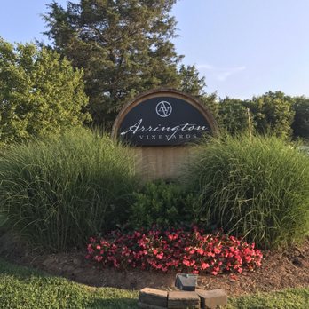 Arrington Vineyards - Sign - Wine Tasting Room Near Me - Arrington, Tennessee
