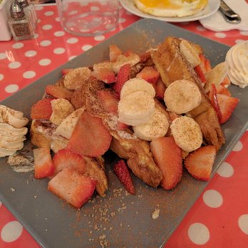 Geppetto Cafe - Universe's Favorite Challah French Toast w/ strawberries, bananas, cinnamon, and other fixings - Creperies Near Me - Pittsburgh, Pennsylvania