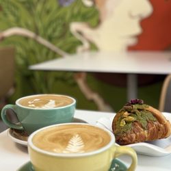 WhatCoffee - Latte, Cafe Mocha and Pistachio Croissant