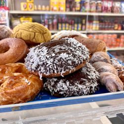 La Placita - Baked good and donuts
