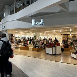 Gatwick Airport - More shopping