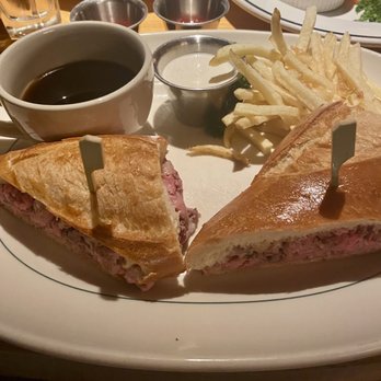 Hillstone - French Dip au Jus - Salad Near Me - Houston, Texas Hillstone - French Dip au Jus - Salad Near Me - Houston, Texas