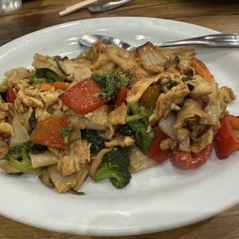 Thai Hot - 31. Drunken Noodle - Thai Near Me - Elk Grove, California