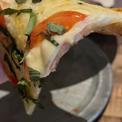 Infernos Wood Fired Oven & Spirits - Boerne - We requested extra crispy pizza !