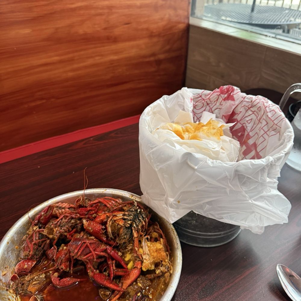I demolished this One pound crawfish (C12. CRAWFISH FOR ONE is two lbs I think) because I had it as a side I demolished this One pound crawfish (C12. CRAWFISH FOR ONE is two lbs I think) because I had it as a side