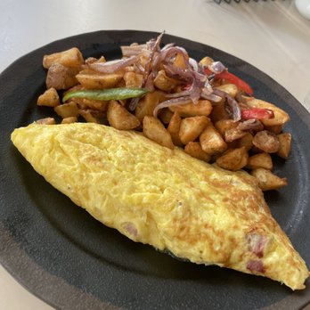 Alice and Pete's - Build your own omelette - so good!! - Lounges Near Me - Ponte Vedra Beach, Florida Alice and Pete's - Build your own omelette - so good!! - Lounges Near Me - Ponte Vedra Beach, Florida