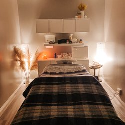 Dena Shulruff, CMT CMLDT CLC - The Body Apothecary - Dena's space is superbly welcoming. Always warm and cozy.