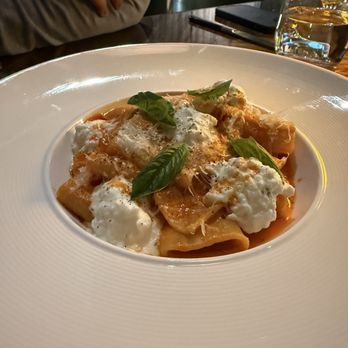 Dolce Ville - Pasta à la vodka - Italian Near Me - Chicago, Illinois Dolce Ville - Pasta à la vodka - Italian Near Me - Chicago, Illinois