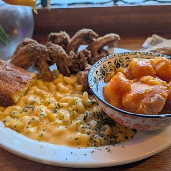 Queen K’s - Comfort Food Near Me - Chicago, Illinois Queen K’s - Comfort Food Near Me - Chicago, Illinois