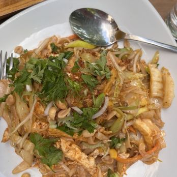 Bangkok - Treffpunkt - Vegetarian Pad Thai at Bangkok-Treffpunkt - Thai Near Me - Berlin, BE Bangkok - Treffpunkt - Vegetarian Pad Thai at Bangkok-Treffpunkt - Thai Near Me - Berlin, BE