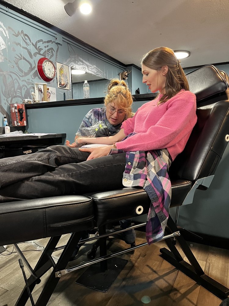 True Blue Electric Tattoo Logo