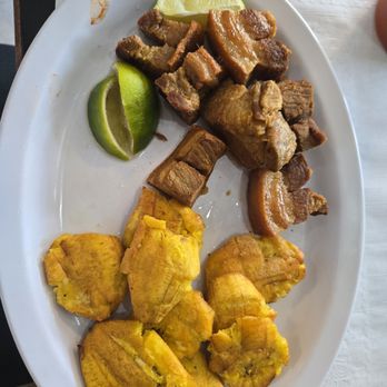 Lechonera Diego - 1/2 pound of chicharron de credo with tostone (fried plantain) - Mexican Near Me - Carolina, Puerto Rico Lechonera Diego - 1/2 pound of chicharron de credo with tostone (fried plantain) - Mexican Near Me - Carolina, Puerto Rico