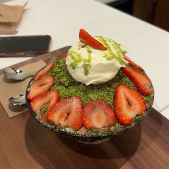 Sul & Beans - Strawberry Matcha Bingsu - Shaved Ice Near Me - Los Angeles, California Sul & Beans - Strawberry Matcha Bingsu - Shaved Ice Near Me - Los Angeles, California
