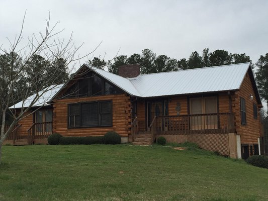Stacey White Roofing Logo