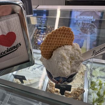 Lucciano’s - Coco Rock Gelato (coconut) Lucciano’s - Coco Rock Gelato (coconut)
