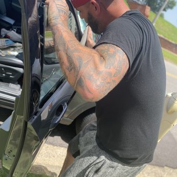 Levi's Auto Glass - Auto Glass Services Near Me - Opelika, Alabama Levi's Auto Glass - Auto Glass Services Near Me - Opelika, Alabama