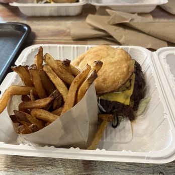 Bumburger - Burger and fries - Burgers Near Me - Woodburn, Oregon Bumburger - Burger and fries - Burgers Near Me - Woodburn, Oregon
