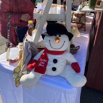 Williamsburg Christmas Market - Cute holiday merchandise - Public Markets Near Me - Williamsburg, Virginia