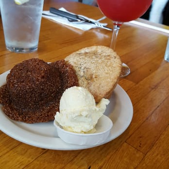 The Kettle - Freshly baked honey bran & banana crumble muffins - Diners Near Me - Manhattan Beach, California The Kettle - Freshly baked honey bran & banana crumble muffins - Diners Near Me - Manhattan Beach, California