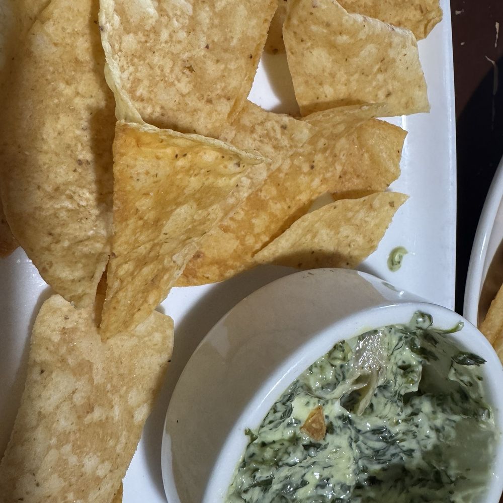 Applebee's Grill + Bar - Spinach & Artichoke Dip - American Near Me - West Memphis, Arkansas Applebee's Grill + Bar - Spinach & Artichoke Dip - American Near Me - West Memphis, Arkansas