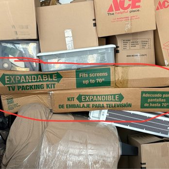 Bellhop Moving - Badly packed television sets - Movers Near Me - Indianapolis, Indiana Bellhop Moving - Badly packed television sets - Movers Near Me - Indianapolis, Indiana