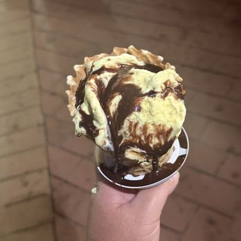 Bruster's Real Ice Cream - Banana Pudding + Hot Fudge - Ice Cream & Frozen Yogurt Near Me - Fremont, California Bruster's Real Ice Cream - Banana Pudding + Hot Fudge - Ice Cream & Frozen Yogurt Near Me - Fremont, California
