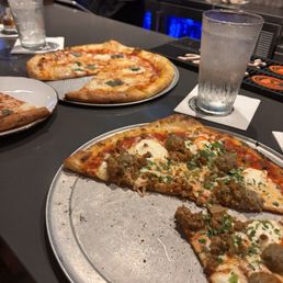 Mac and Cheese Pizza