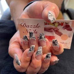 Dazzle Nail