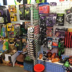 Dollar Tree - Day b4 Halloween