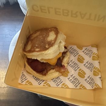 Fluffy Fluffy Dessert Cafe - Desserts Near Me - Orlando, Florida
