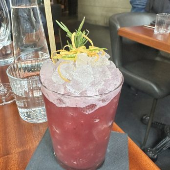 Lansdowne - Refreshing drink, Argylle - American Near Me - Portland, Oregon