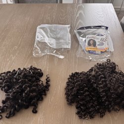 JAJ Beauty Supply - on the left is the correct texture. On the right is the wrong texture. There is clear difference.
