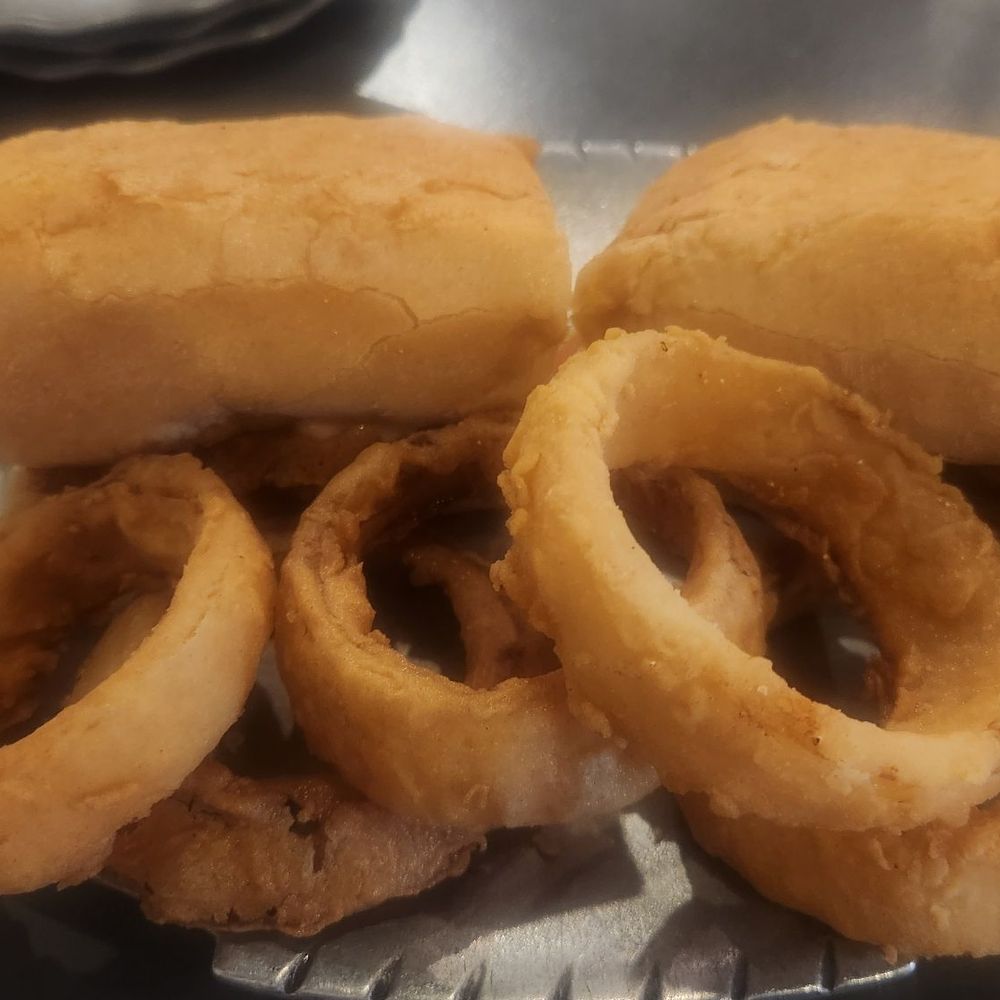 Mike Anderson's - Prairieville - Shrimp boy w/onion rings - Southern Near Me - Prairieville, Louisiana