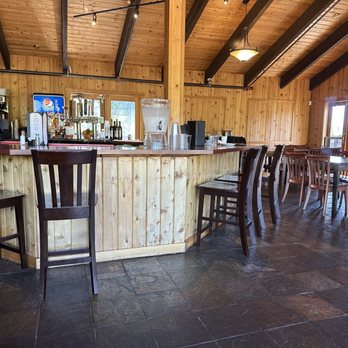 Elk Ridge Restaurant - Comfortable interior - Breakfast & Brunch Near Me - Carson, Washington
