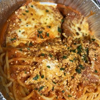 Chill Bar & Grill - Parmigiana di Pollo - Pizza Near Me - Las Vegas, Nevada