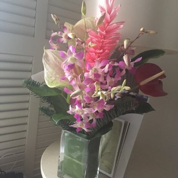 Halekulani Hotel - Tropical flowers - Hotels Near Me - Honolulu, Hawaii