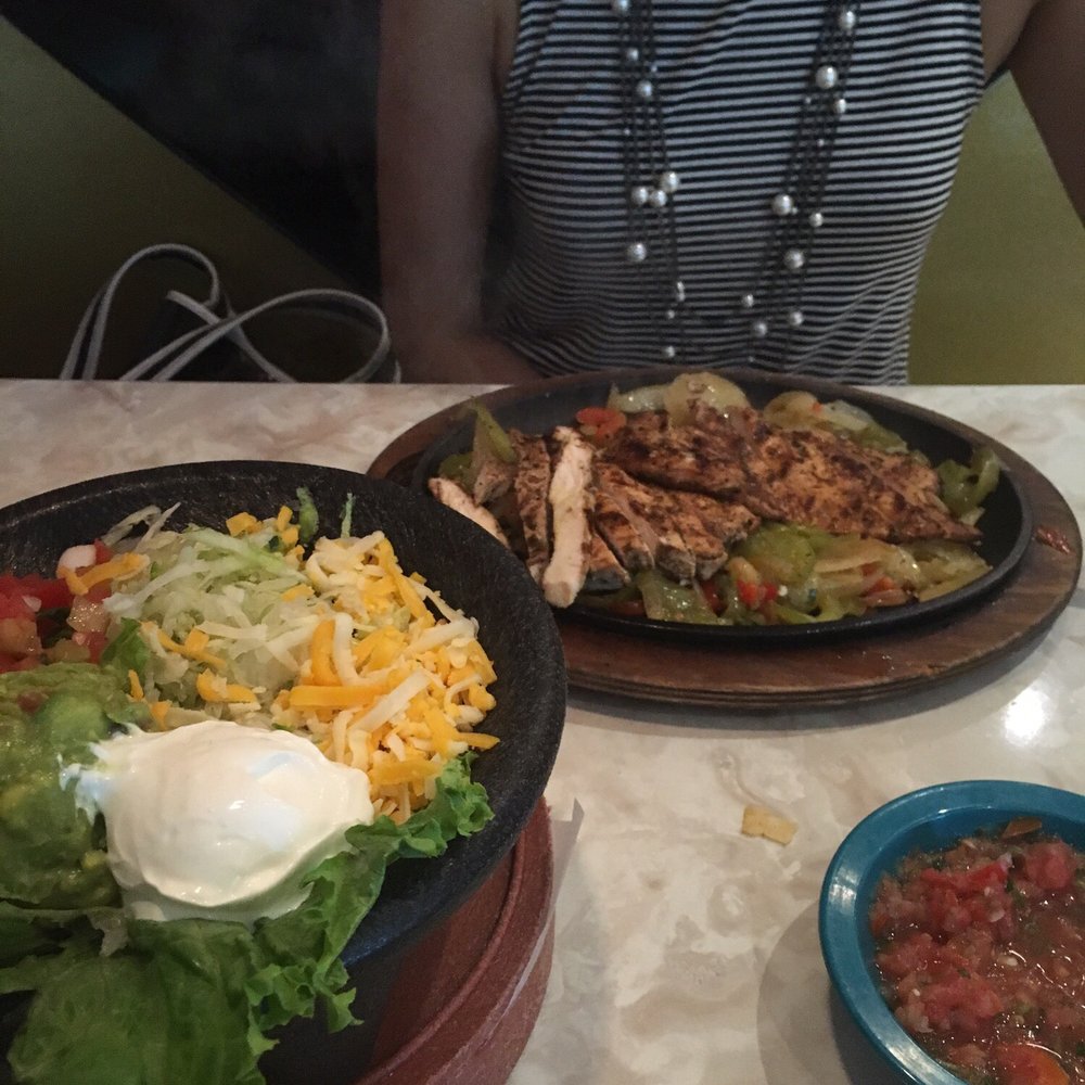 Chuy's - Chicken fajitas - Mexican Near Me - El Paso, Texas