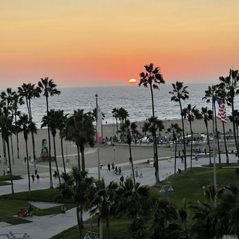 High Rooftop Lounge - Lounges Near Me - Venice, California High Rooftop Lounge - Lounges Near Me - Venice, California