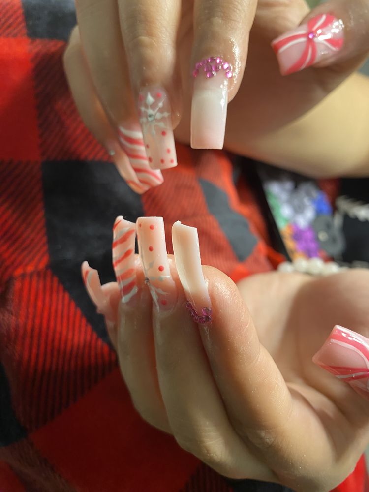 RASCHAEL STUDIOS Updated September 2024 Request an Appointment 27